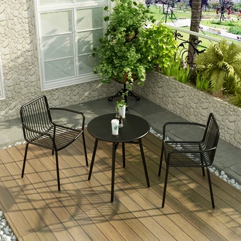 Basit açık veranda masası ve sandalye kombinasyonu cafe açık süt çay dükkanı eğlence ferforje üç parçalı balkon